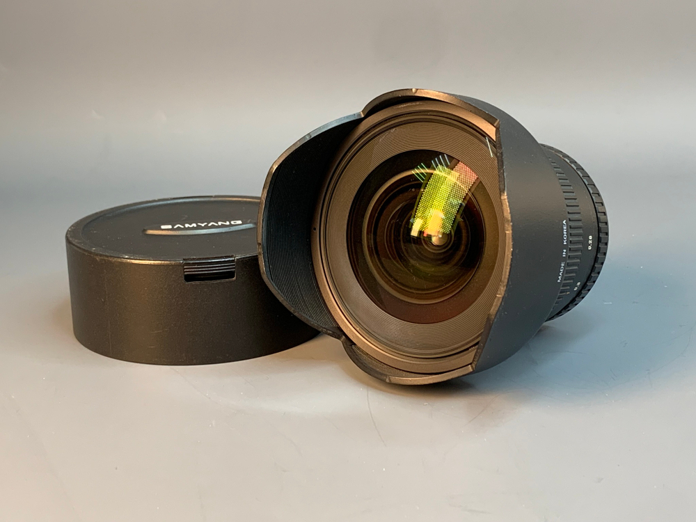 Samyang 14mm f/2.8 ED AS IF UMC Nikon F царапины на передней линзе