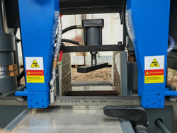 Ленточнопильный станок колонного типа MetalTec MBS 330 CA