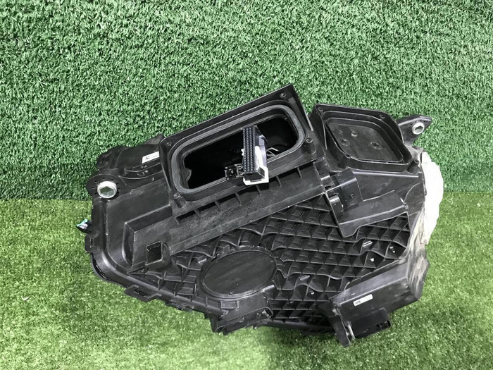 Фара правая Mercedes GLC X253 (2015-2019) LED