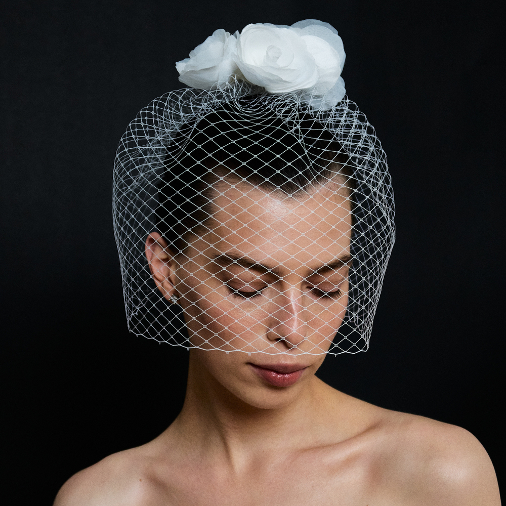 Вуаль круглая с розами