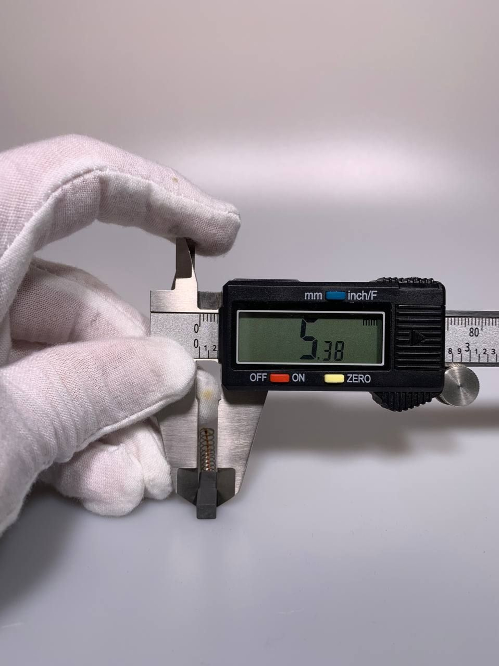 Щетки двигателя мясорубки 5,5x5,5x15мм (комплект)