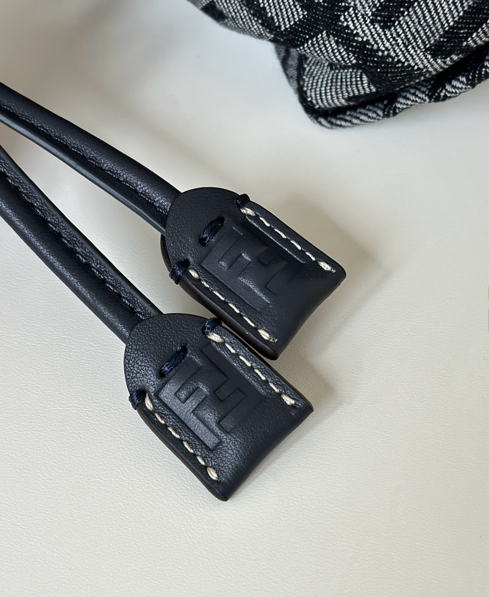 Fendi Medium Mamma Baguette 26 cm