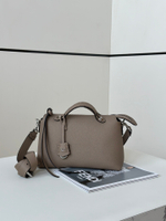 Fendi By The Way Selleria Medium 29 cm