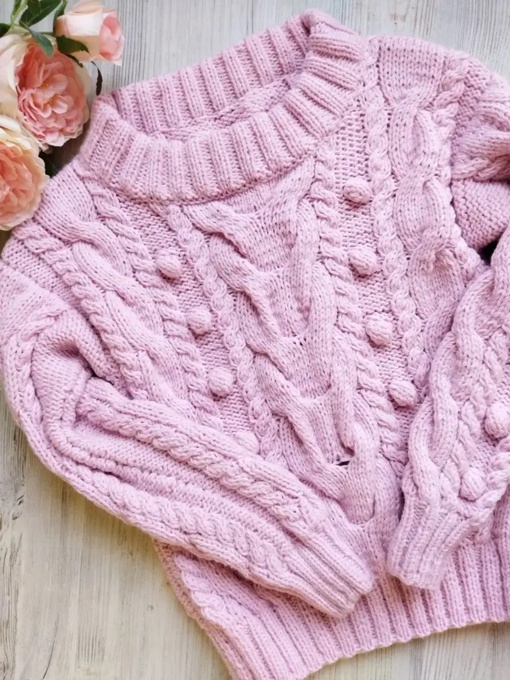 Женский свитер "Виноград" со спущенными плечами