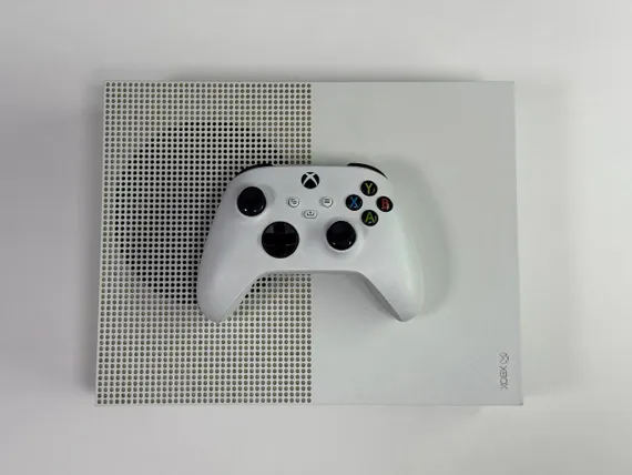 Игровая приставка XBOX One S 365GB S/N: 115522572716 (Б/У)