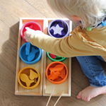 Деревянный сортер "Цвета и формы" с пинцетами