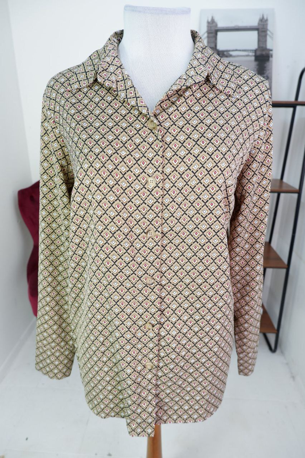 Блузка Viviarte Studio с интересным узором 50 размер