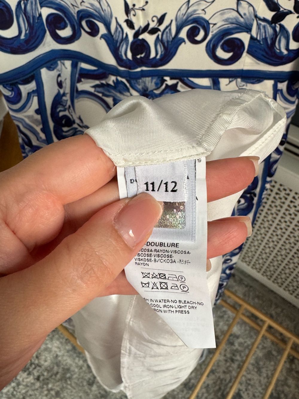 Шелковое платье Dolce & Gabbana, 146