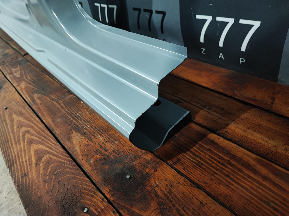 Боковина левая Rapid 2, Polo 6 20-нв Новая Оригинал 60U809605