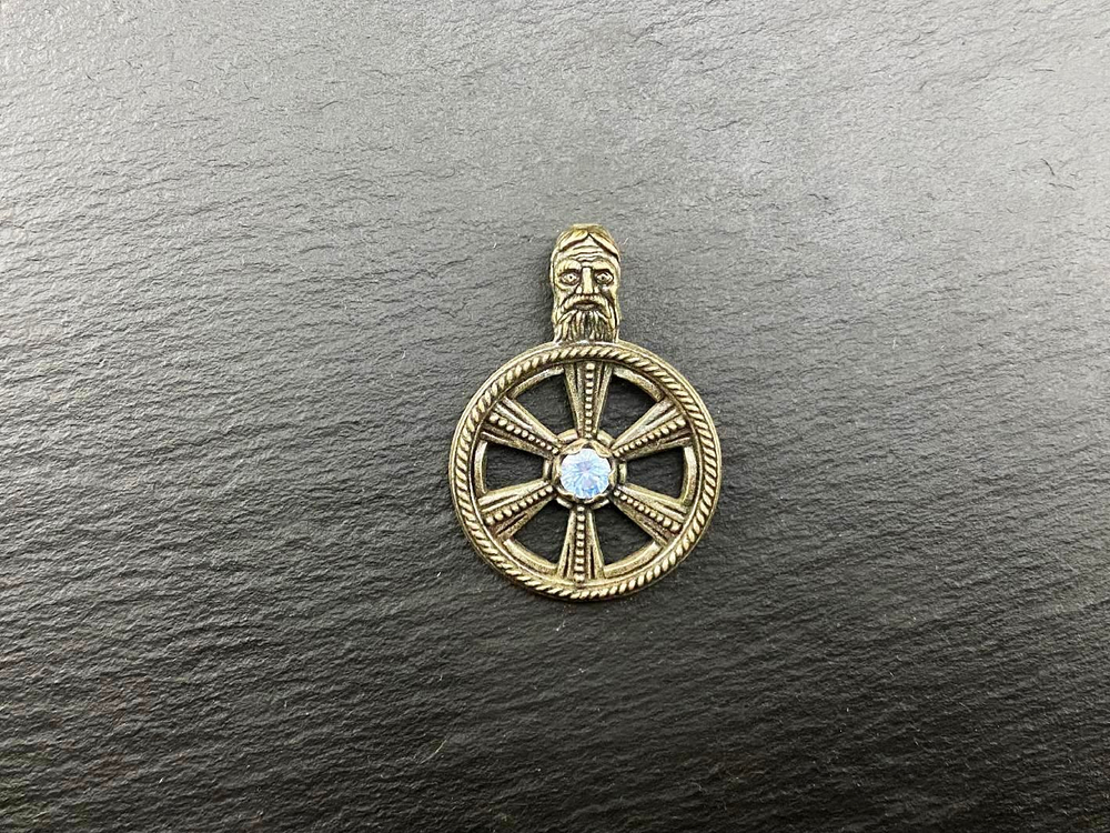Подвеска. "Колесо Сварога" с камнем