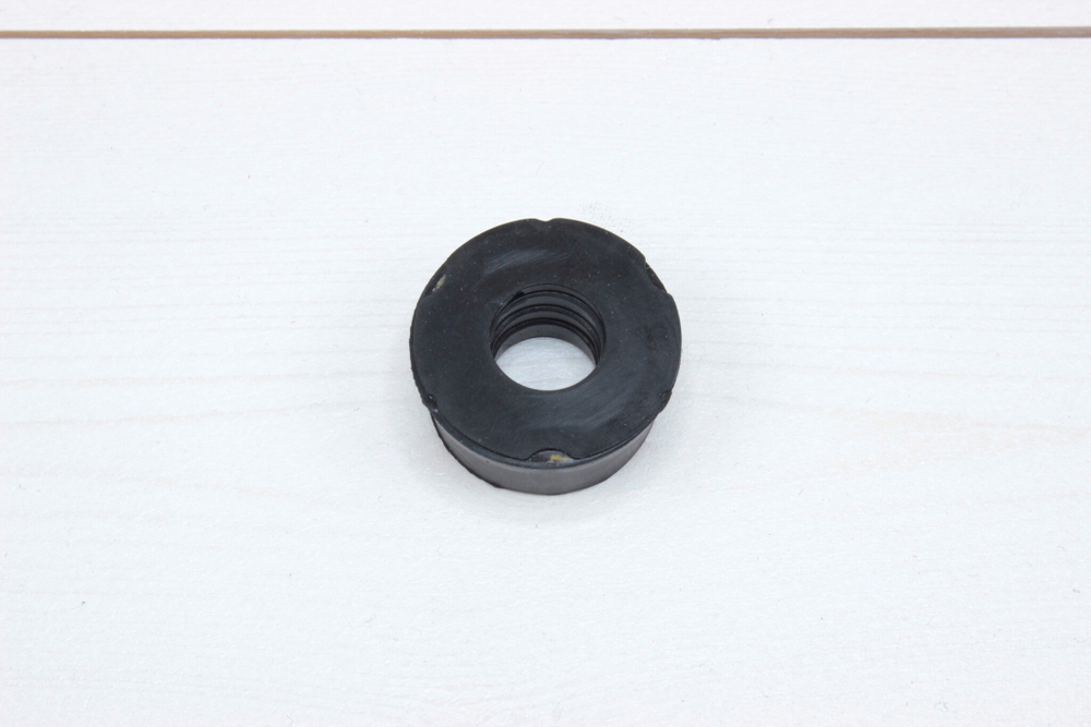 Изолятор крышки клапанов Cummins ISBe 0449 /5271613/