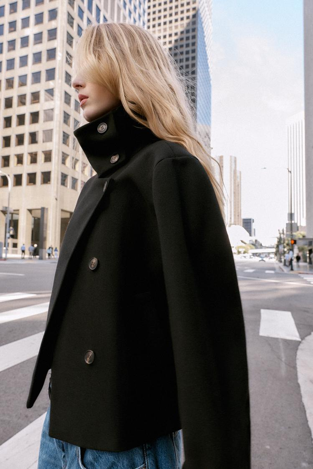 ZARA КОРОТКОЕ ПАЛЬТО С ВЫСОКИМ ВОРОТНИКОМ, ЧЕРНЫЙ