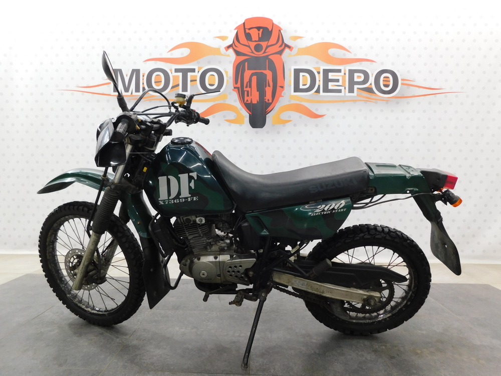 Suzuki DF 200 E 040740