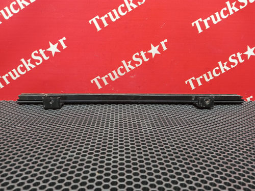 Направляющая стекла двери левой 2023г