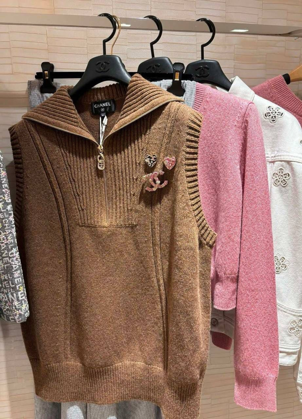 Жилет CHANEL