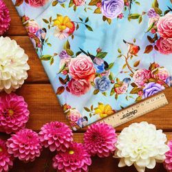 Ткань барби яркие розы на голубом