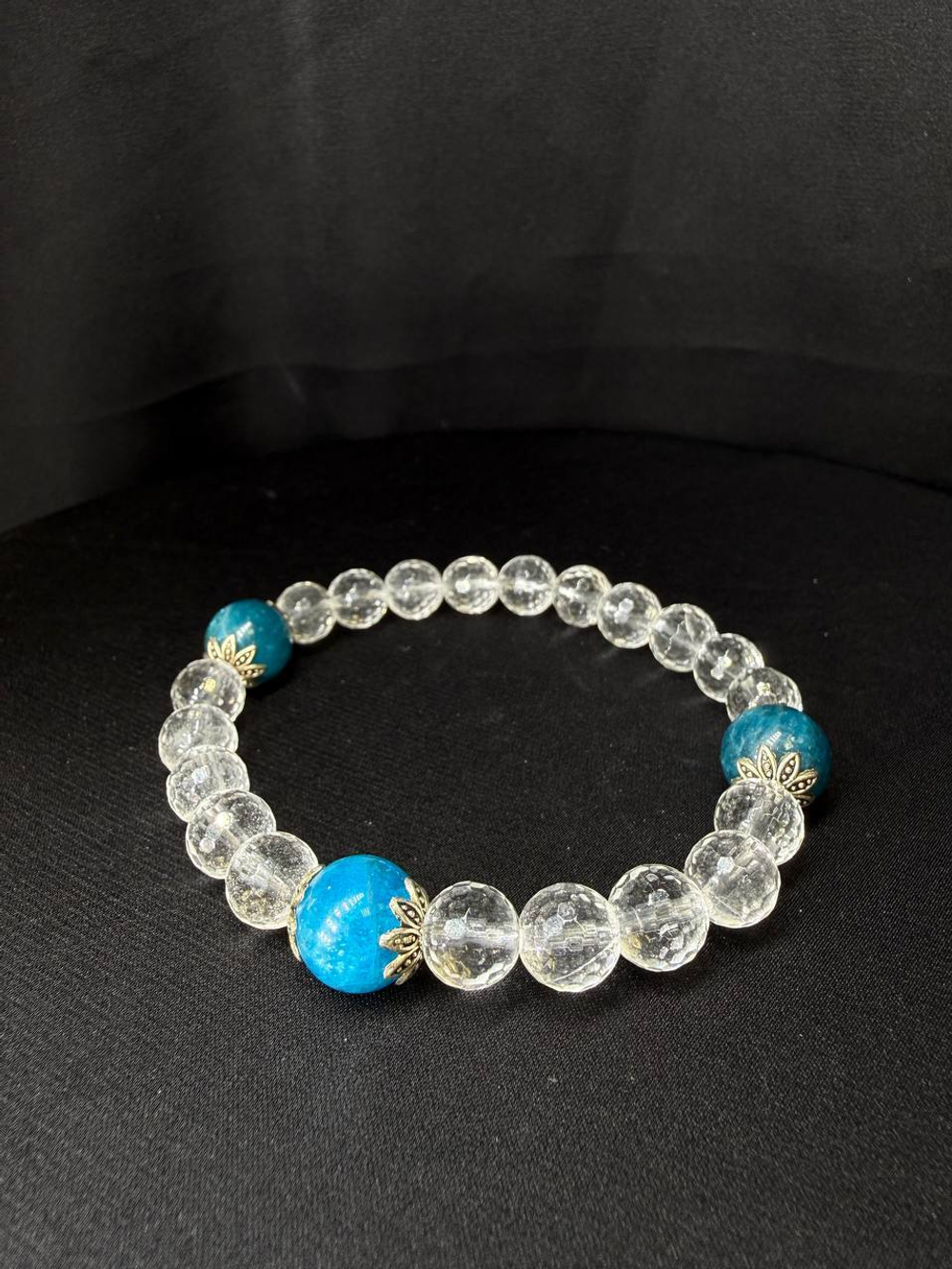 Браслет из огран. Горного Хрусталя с бусинами Апатита