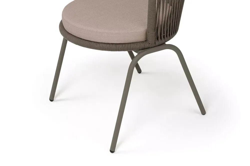 "Люксембург" стул плетеный из роупа, каркас из стали бежево-серый (RAL7006) муар, роуп коричневый круглый, ткань Mossle бежевая