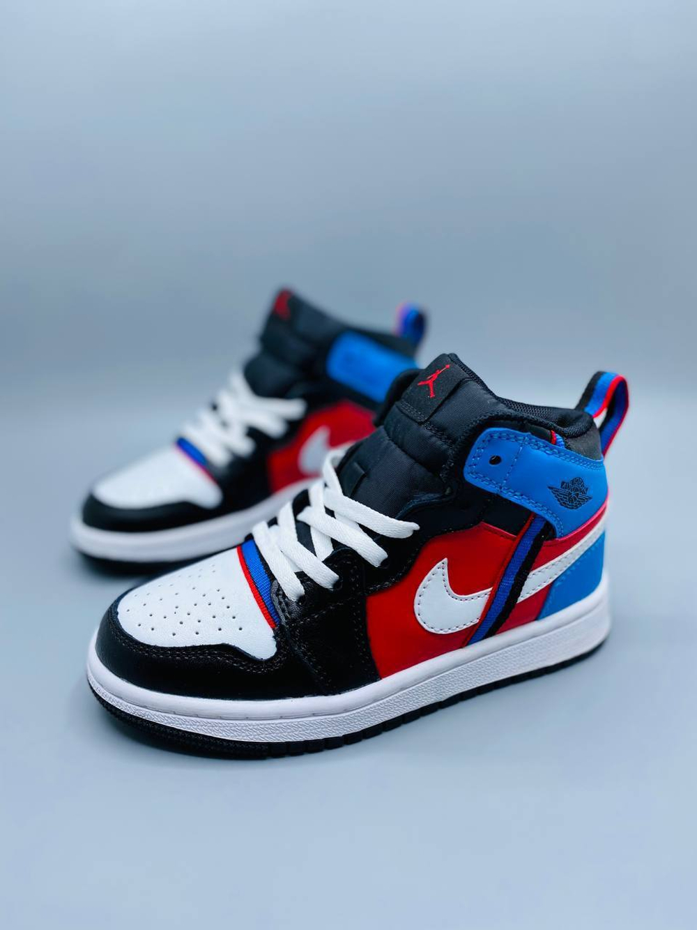 Детские кожаные кроссовки Nike Air Jordan 1