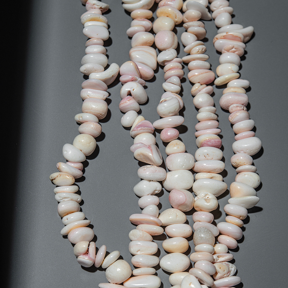 Бусины из раковины розовой королевской ракушки, фриформ 10-20мм