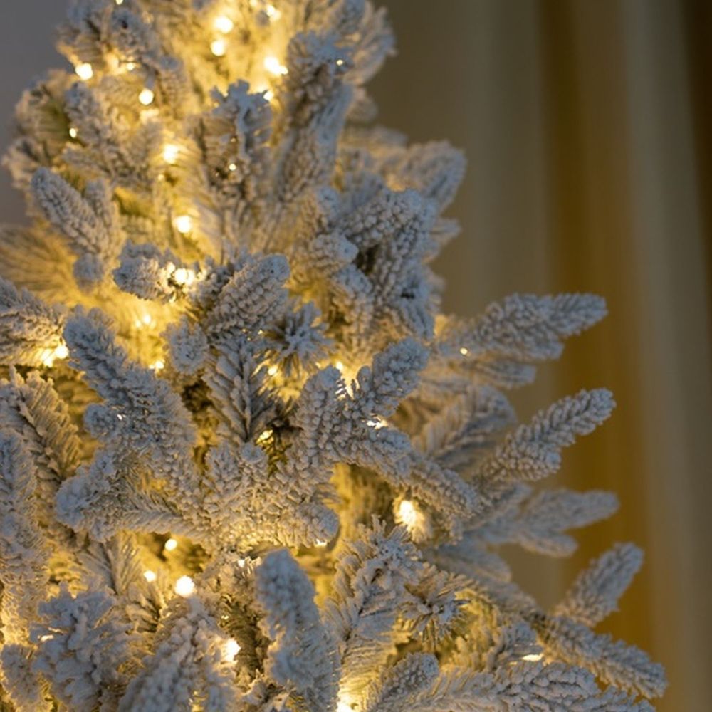 Заснеженная ель с гирляндой «Россо» теплый свет (Литая+пвх) 240 см / 2,4 м