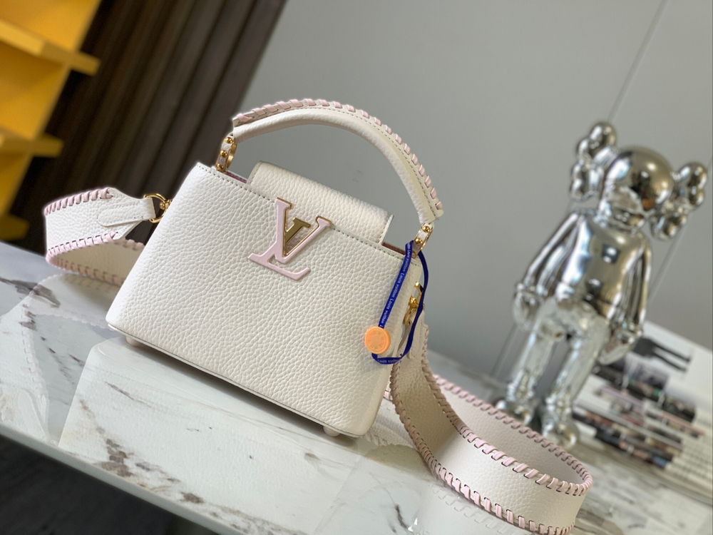 Louis Vuitton Capucines Mini