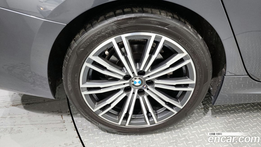 BMW 3 Series (G20) 320i M Sports (08.2021)