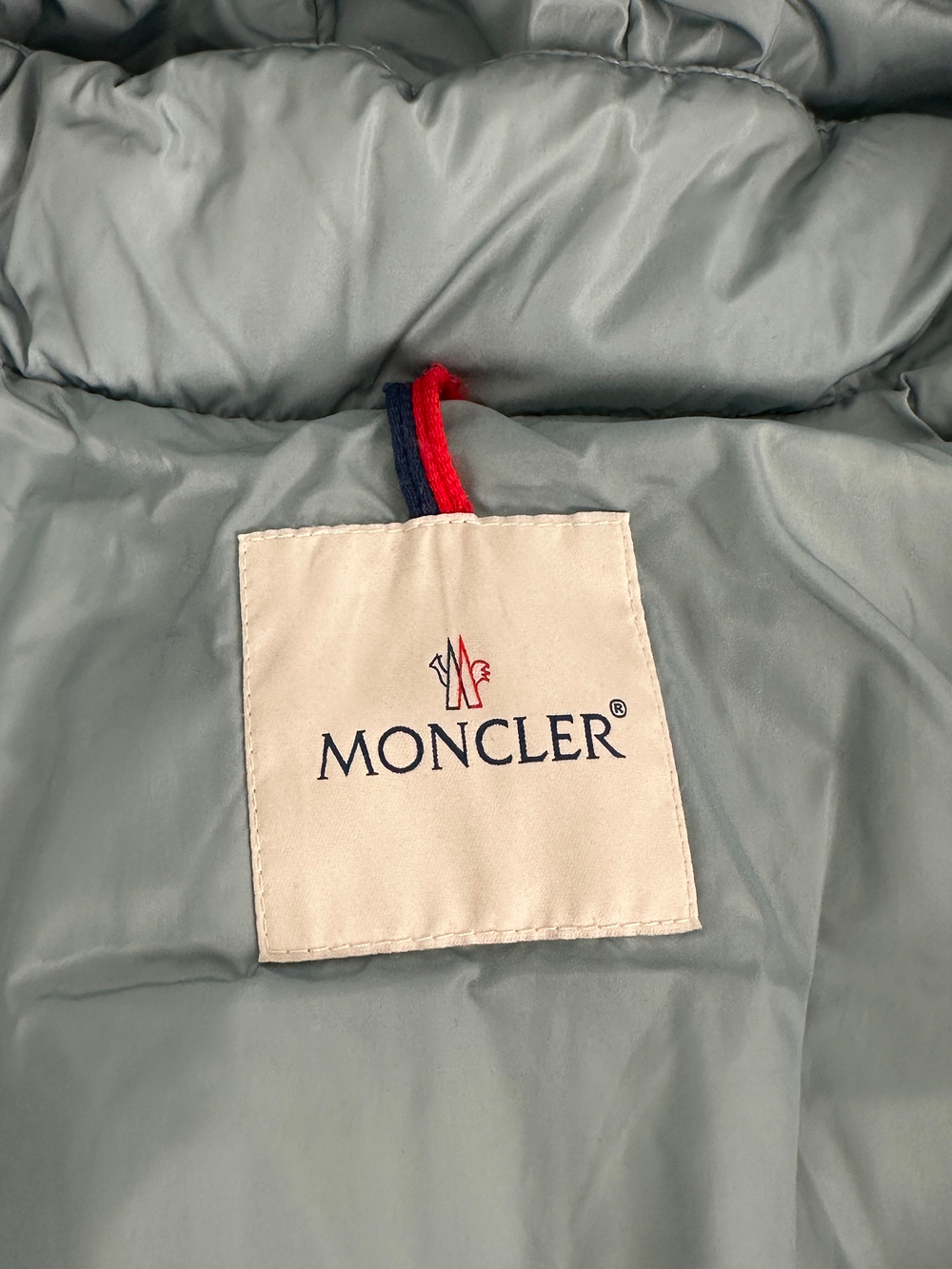 Пуховик Moncler