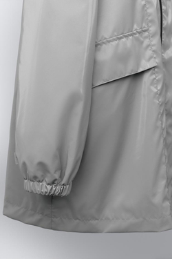 ZARA ПРОРЕЗИНЕННАЯ КУРТКА С КАПЮШОНОМ WATER REPELLENT, СЕРЕБРИТСЫЙ