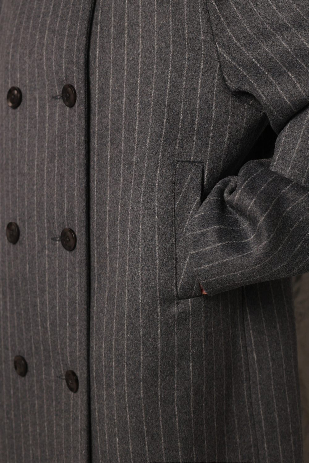 Двубортное пальто