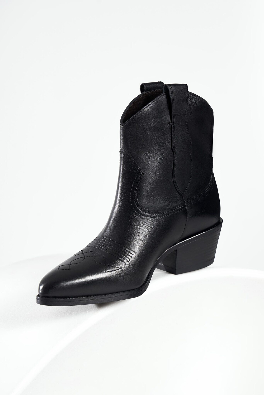 Казаки из натуральной кожи ELEONOR / Черный