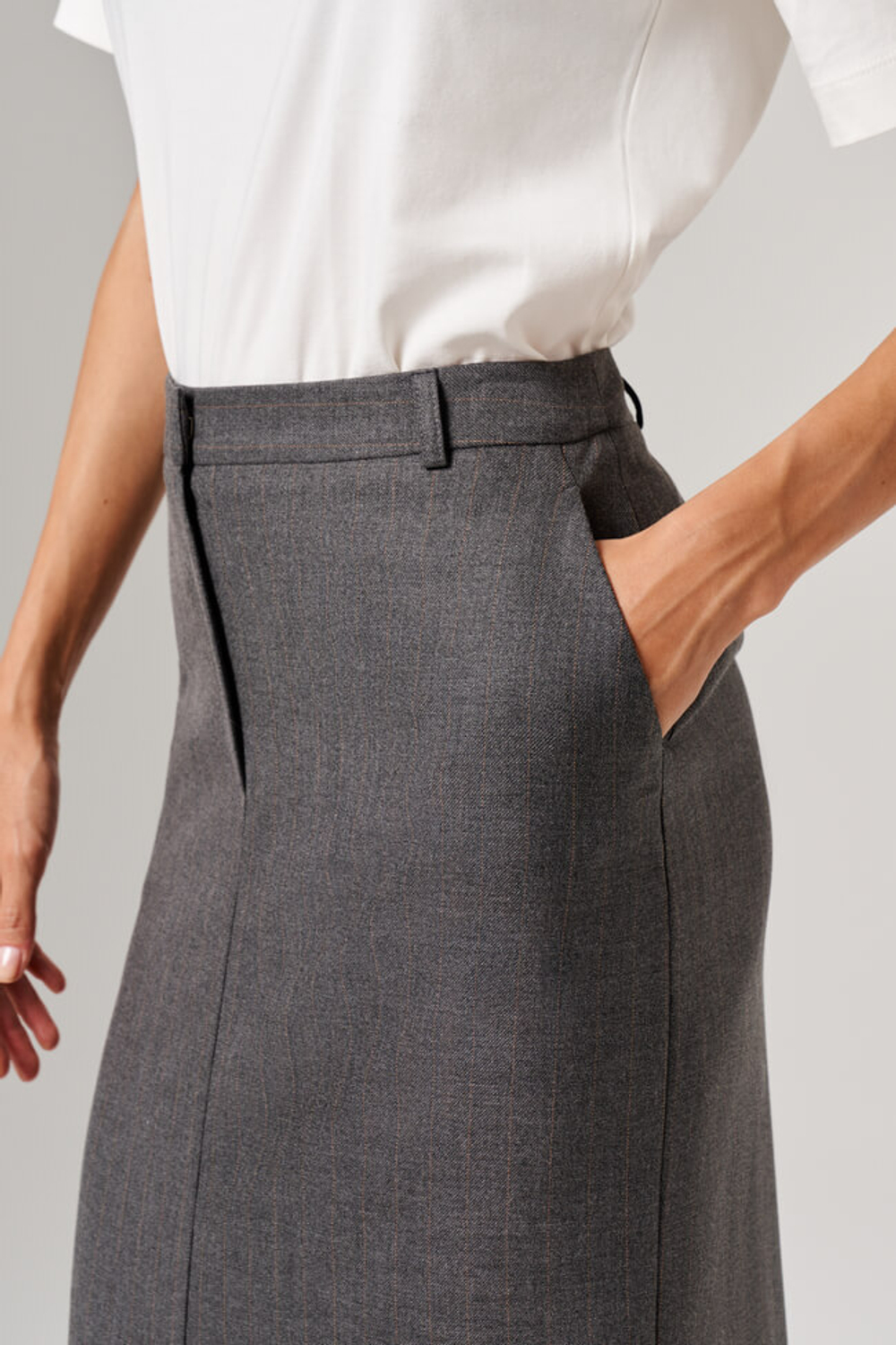 4863 Юбка женская (темно-серый полоска)