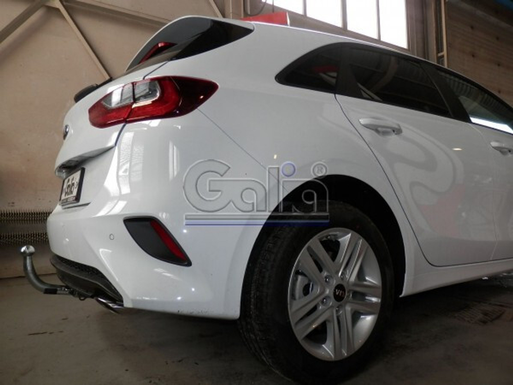 Фаркоп оцинкованный Galia K044A для Kia Ceed хетчбек 5 дверей, только бензин (не дизель) 2018-(паспорт и сертификат в комплекте)(без электрики)