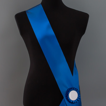 Лента наградная для конкурса красоты С НАНЕСЕНИЕМ. Цвет ленты СИНИЙ. Крепление розетка с лого.