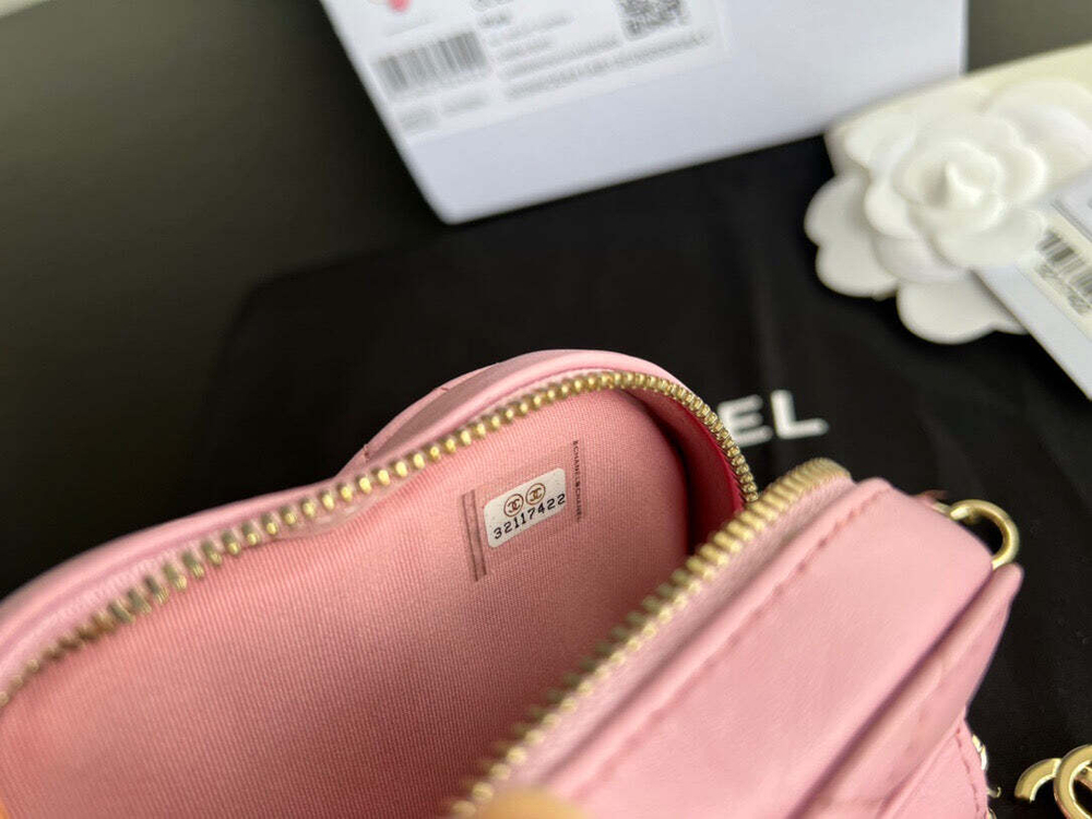 Chanel Heart Bag 11 cm