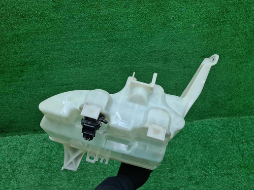 Бачок омывателя Toyota Camry 7 XV50 (2011-2014)