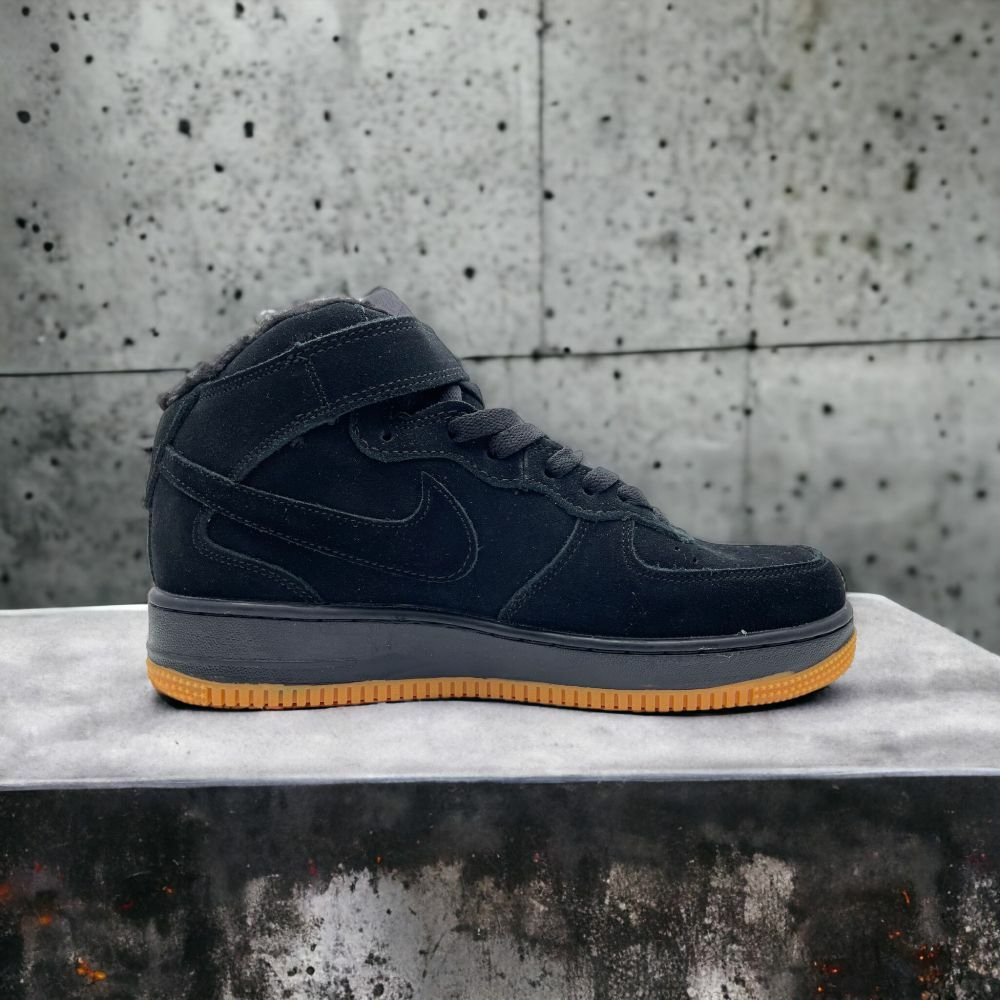Nike Air Force Mid Winter • Black