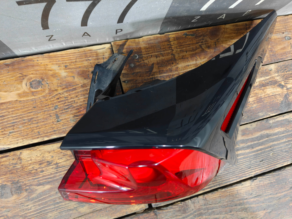 Фонарь задний правый Lexus NX 1 17-21 Б/У Оригинал 8155078060