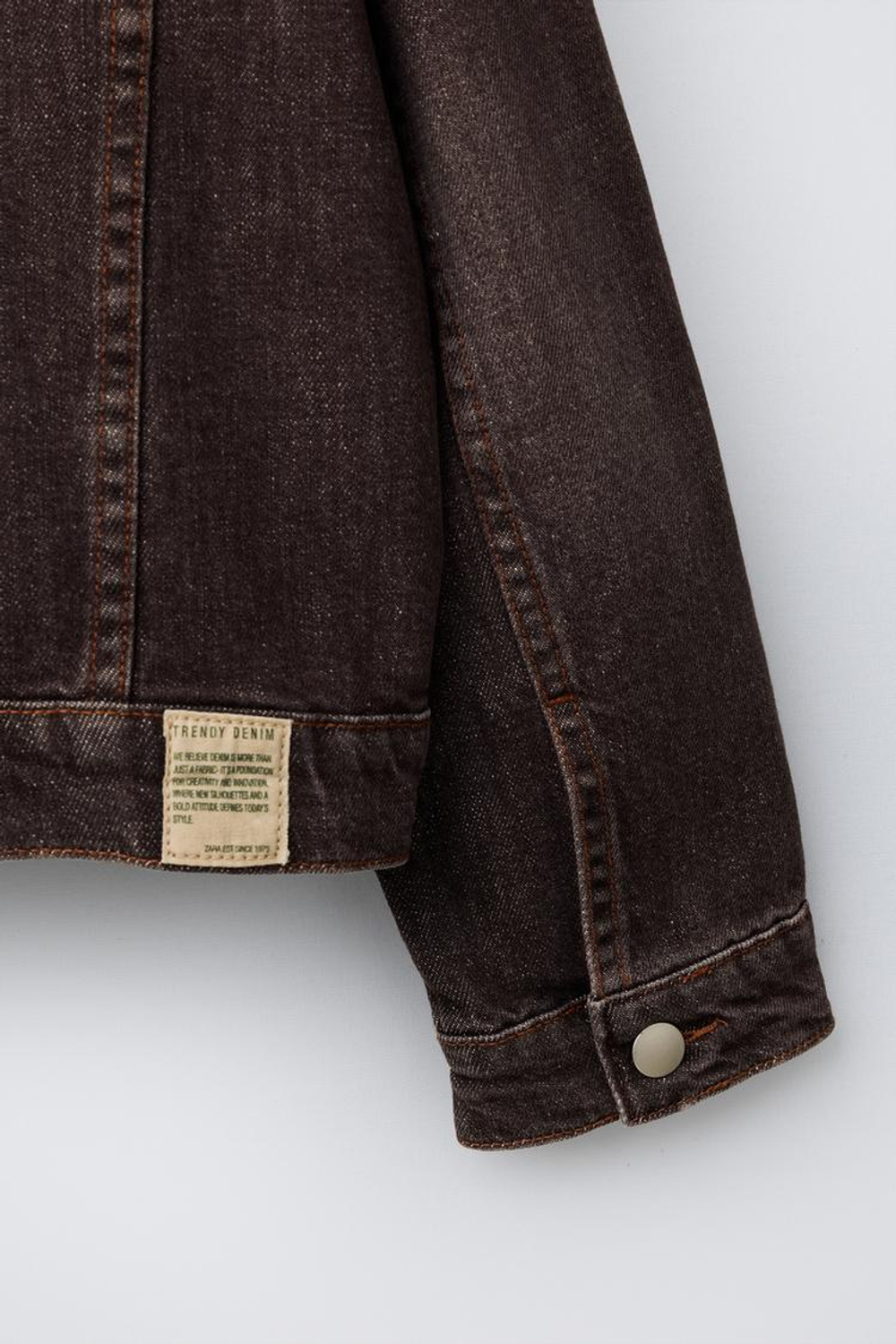 ZARA ДЖИНСОВАЯ КУРТКА С ЭФФЕКТОМ ПОТЕРТОСТИ, КОРИЧНЕВЫЙ