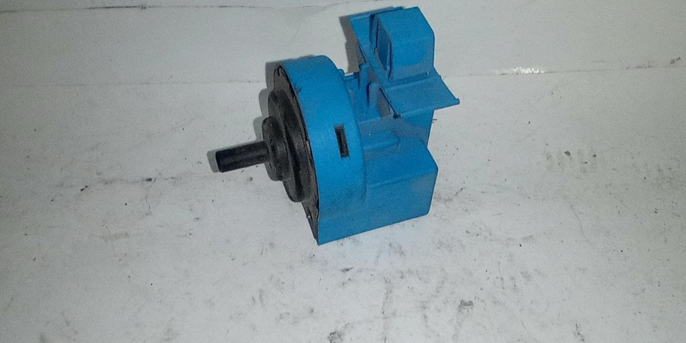 3 Датчик уровня воды (прессостат) для стиральных машин Electrolux ST-545 132819501 б/у