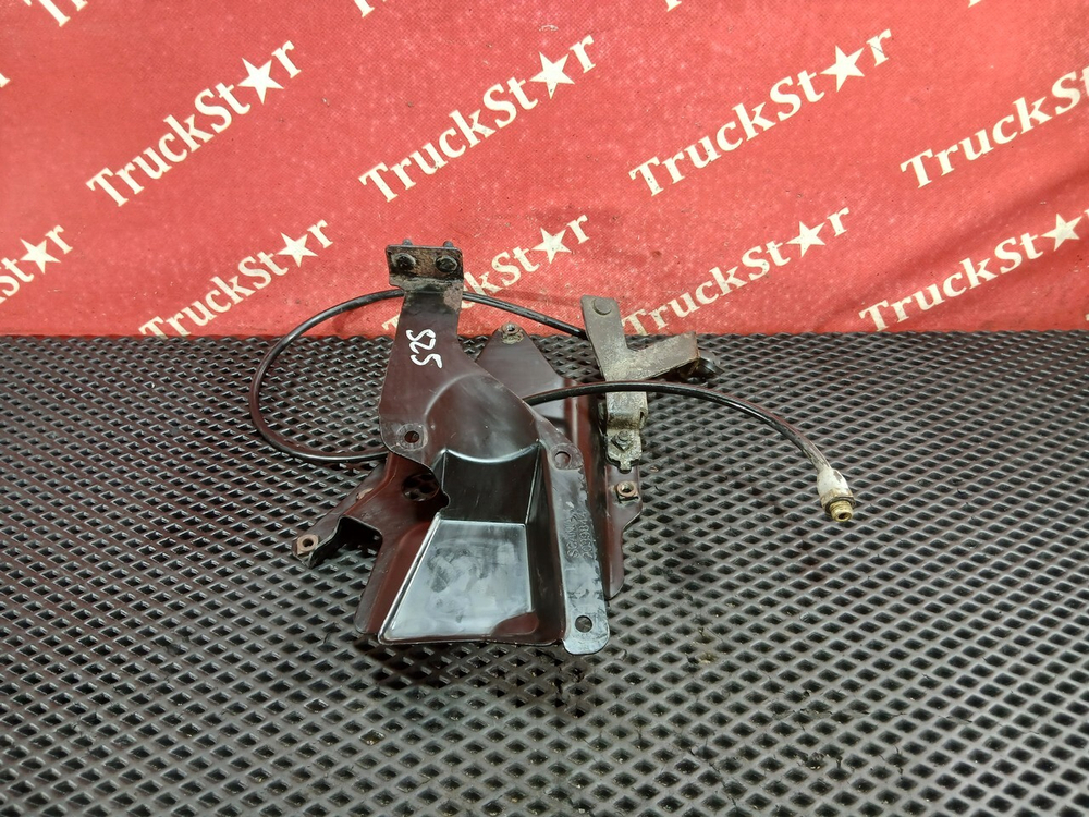 Кронштейн бачка гура