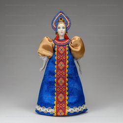 Сувенирная кукла в маленьком кокошнике