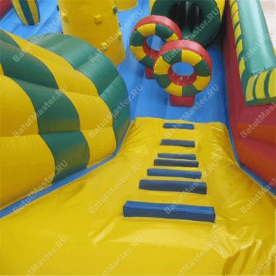 Большой надувной батут-горка "Корабль флибустьеров" 14*6*6 м