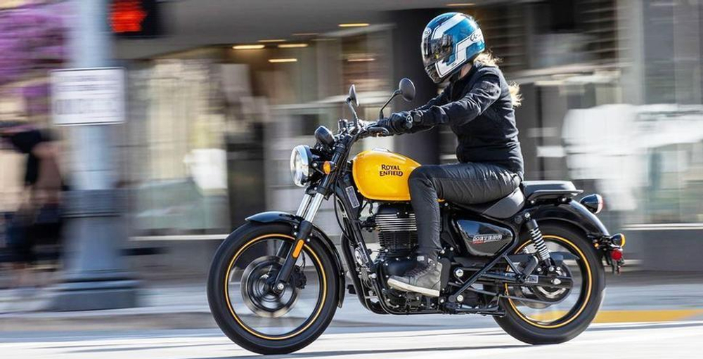 Royal Enfield Meteor 350 Fireball Yellow