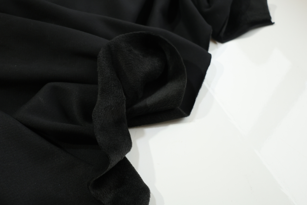 ЧЕРНЫЙ - Трикотаж НАЙК СПОРТ на меху (КРВ646 Олеся) (к0 стрела от кромки 70см, с лица не видно)