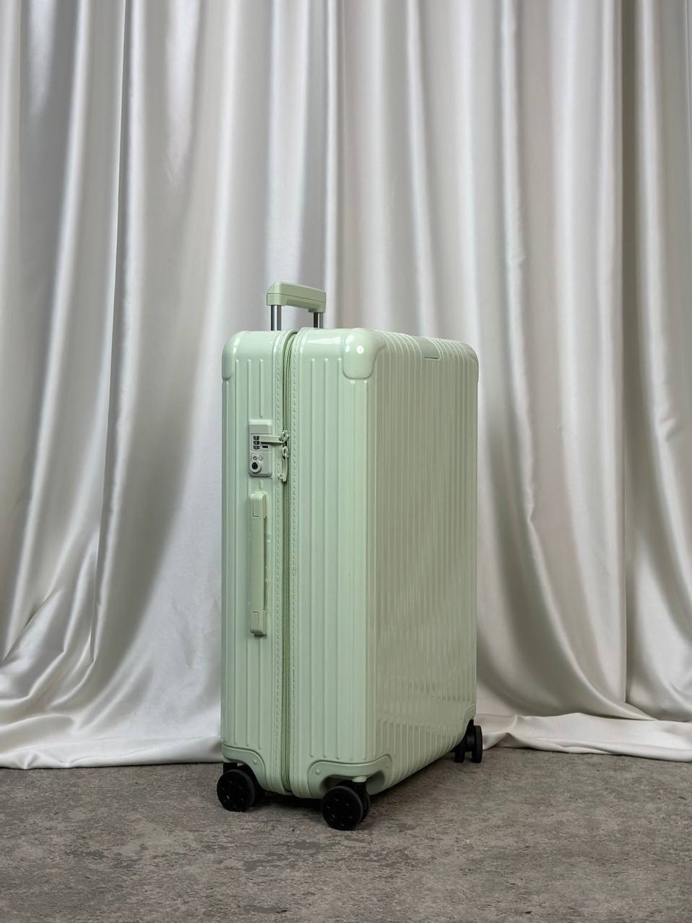 Чемодан Rimowa L, арт. 475150225