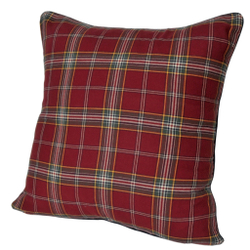 Подушка декоративная 45x45 Casual Avenue Signature красная