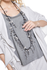 КОЛЬЕ ИЗ ЗАМШИ