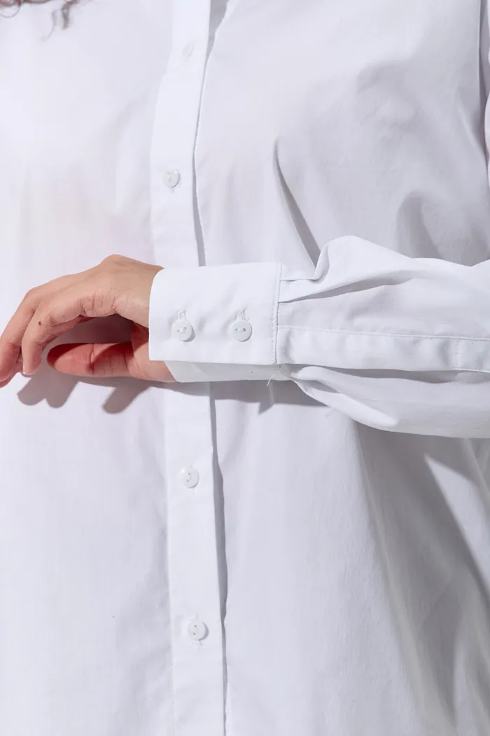 Свободная базовая рубашка из хлопка белого цвета