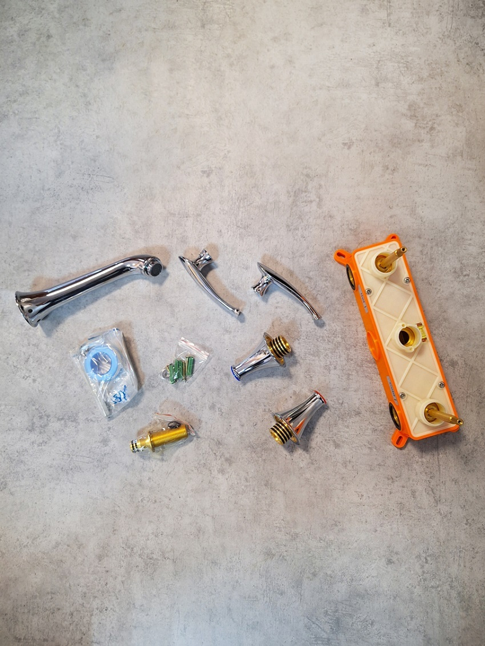 Смеситель для раковины AltroBagno Beatrice 010601 Cr